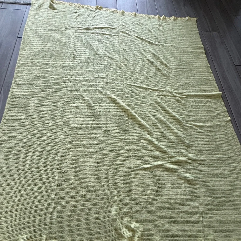 Waffle Knit Baby Blanket Size Twin Yellow Woven Satin Trim Vintage 84